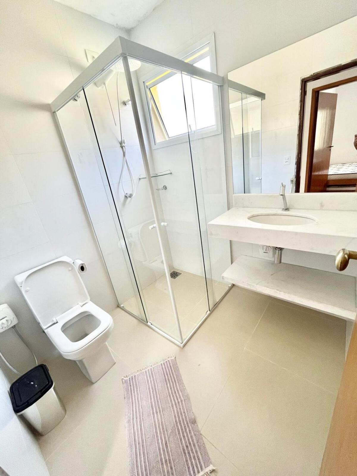Casa Com Piscina E Ar-condicionado